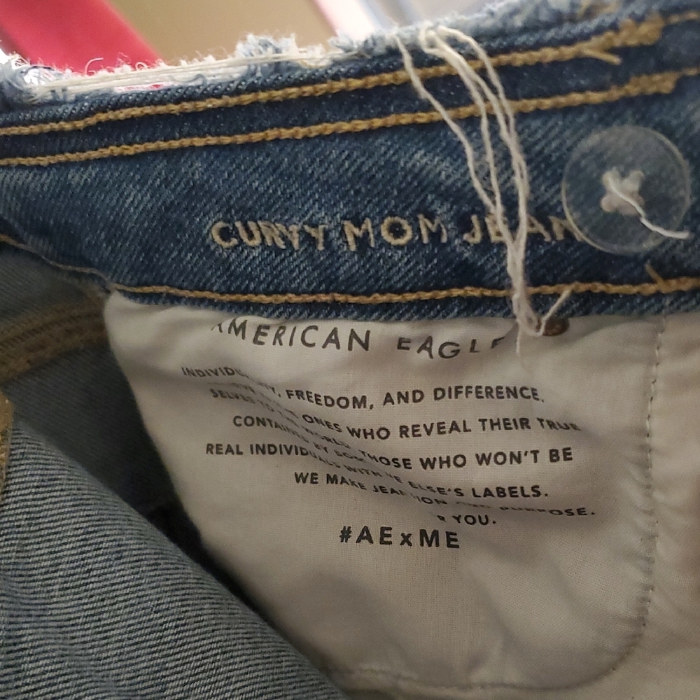 American Eagle Outfitters "Short" Ripped Blue Ankle Jeans - Picture 5 of 6